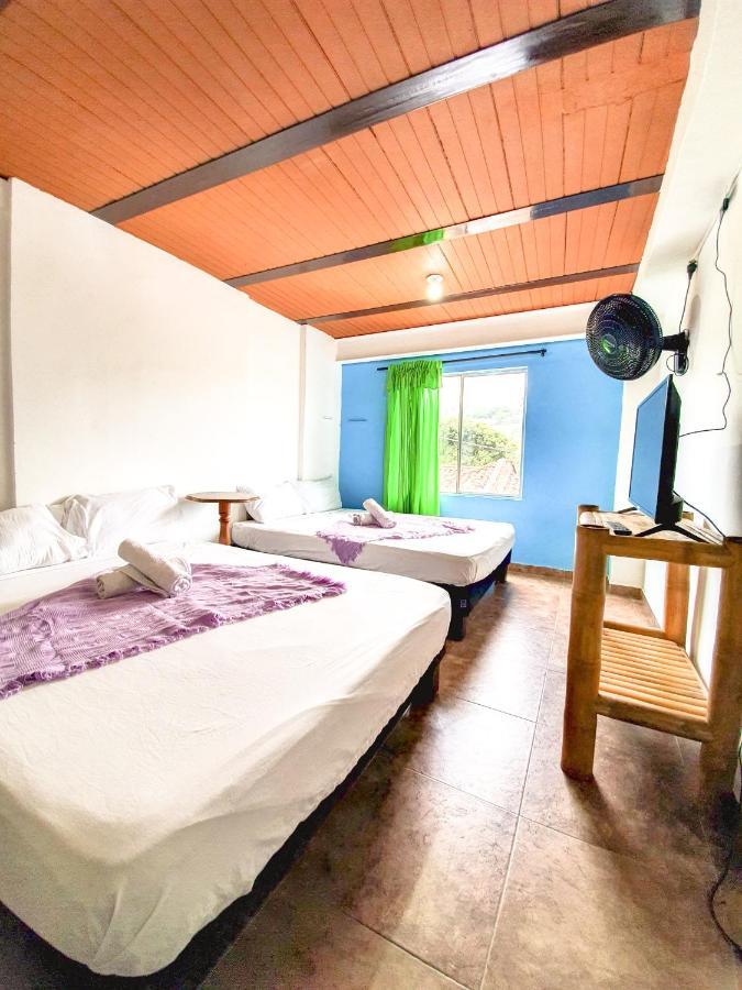 Hostal La Mercedes Street Cali Exteriör bild